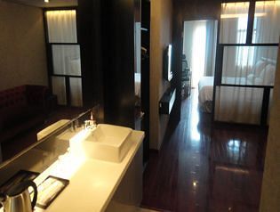 Fx Hotel East Lake Park Шънджън Екстериор снимка