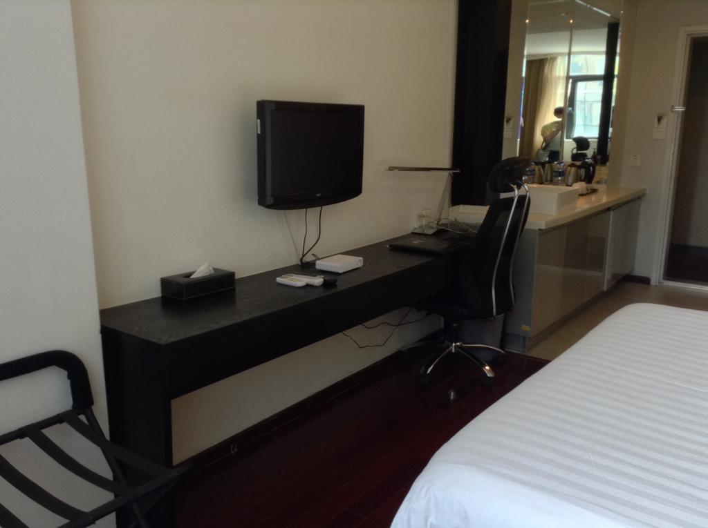 Fx Hotel East Lake Park Шънджън Екстериор снимка